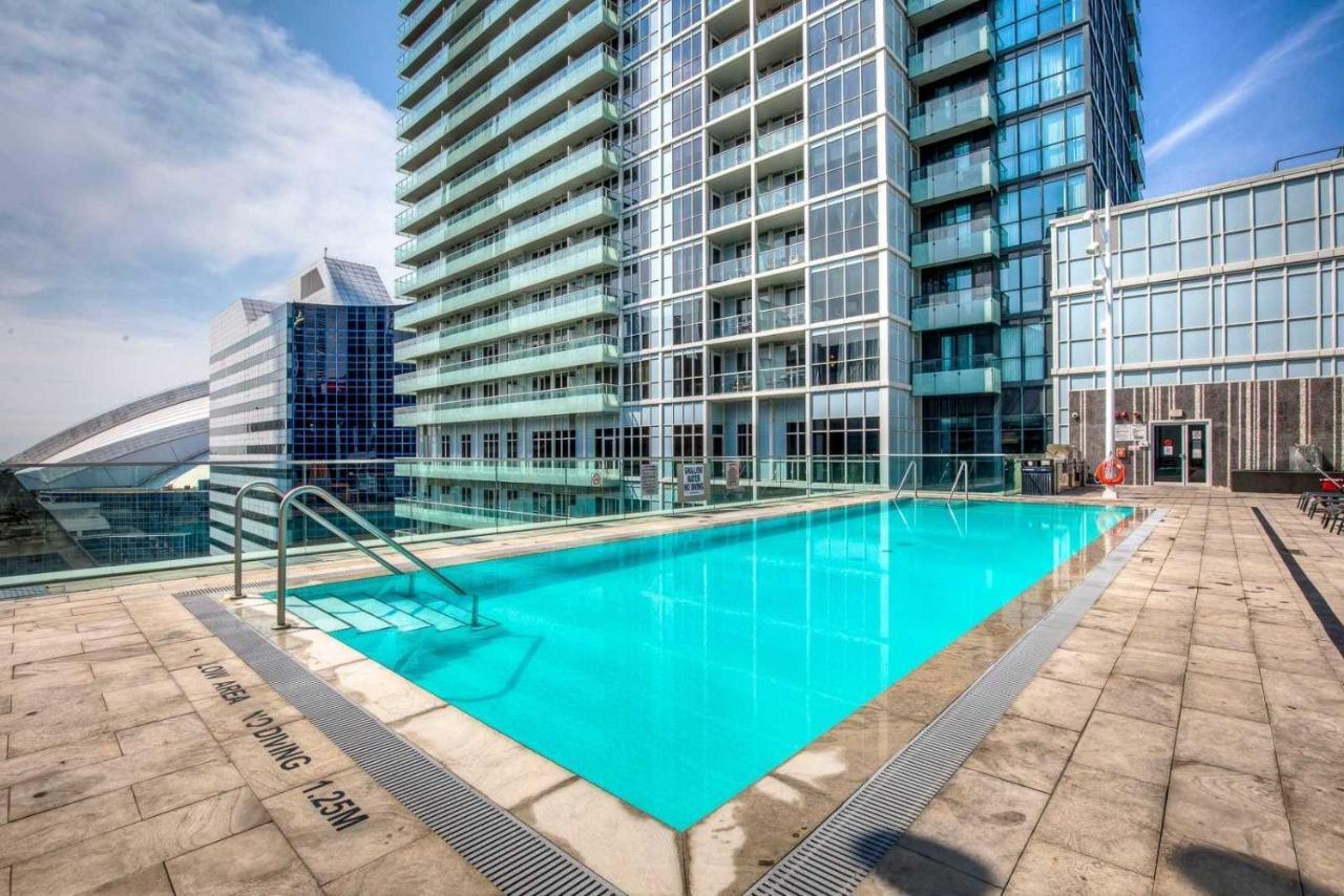 Front Street Suites Toronto Exterior foto