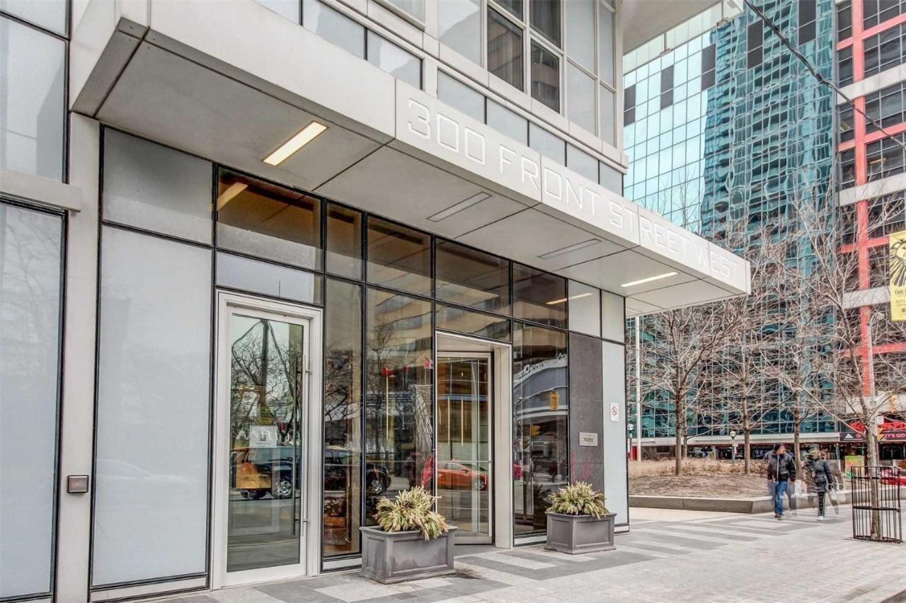 Front Street Suites Toronto Exterior foto